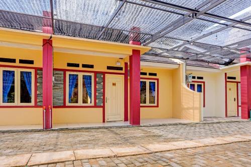 Фотография из галереи Hotel O Homestay Pasir Padi Permai Syariah в городе Панкалпинанг