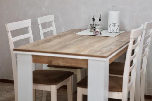 Imagen de la galería de Apartments Moskov, en Kotor