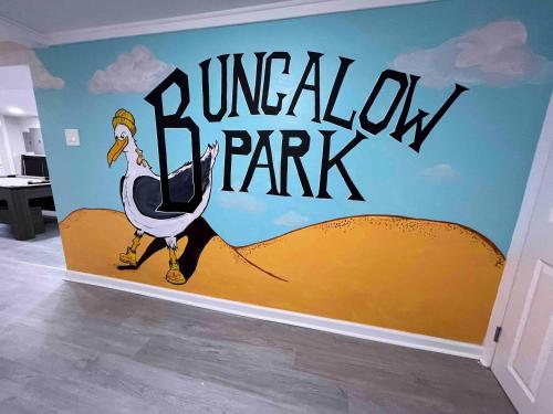 Afbeelding uit fotogalerij van Bungalow Way-Close to all w/ Pool Table & Games in Atlantic City