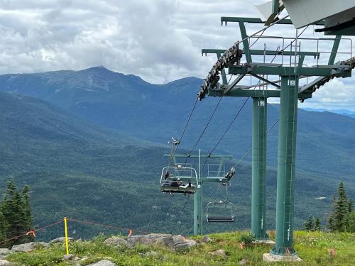 a gondola lift on top of a mountain at FV22 Great Location close to Bretton Woods Ski Area in Carroll