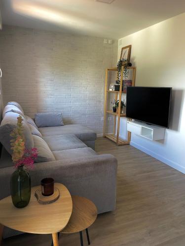 Moderno piso con vistas al mar