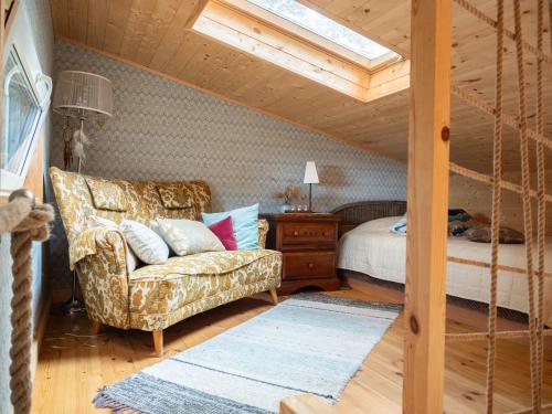 Una cama o camas en una habitación de Mereääre Rannamaja
