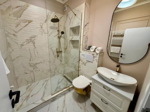 Koupelna v ubytování AVANGARDE SEA Luxury Apartments