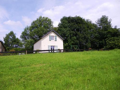 Das Gebäude in dem sich das Ferienhaus befindet