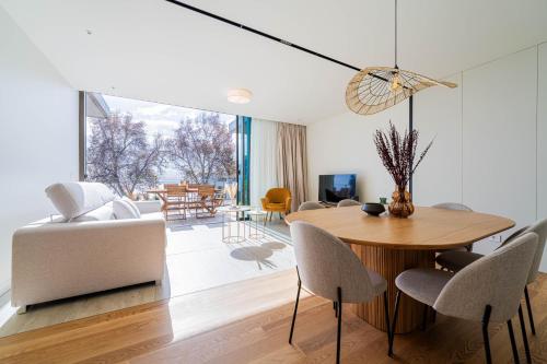 Savoy Residence Monumentalis 2B or Not 2B by LM&AC Signature