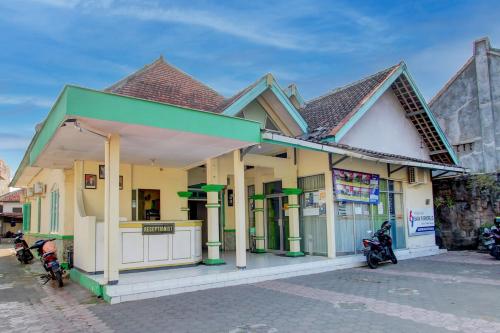 Gallery image of OYO 93048 Hotel Puri Mandiri in Purworejo