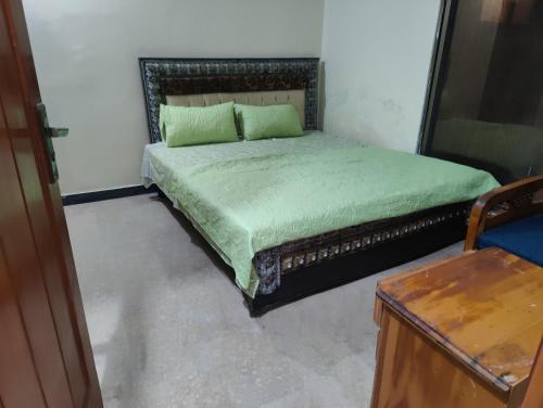 G-14 Private Rooms with Kitchen Access