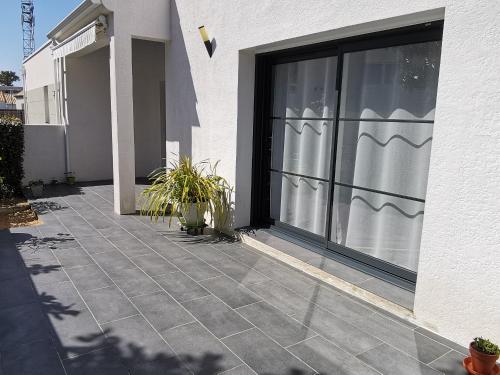 Photo de la galerie de l'établissement Belle maison 3 étoiles pour 6 personnes, proche plage - La Tranche sur Mer - FR-1-357-258, à La Tranche-sur-Mer