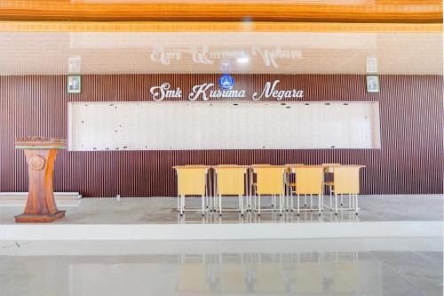 Fotografie z fotogalerie ubytování Super OYO 93205 Kusuma Hotel And Convention Hall v destinaci Nganjuk