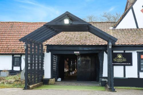 Galeriebild der Unterkunft Tudor Oaks Lodge Stevenage North in Astwick