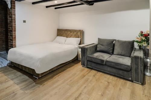 Galeriebild der Unterkunft Tudor Oaks Lodge Stevenage North in Astwick