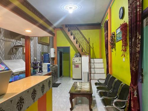 Dapur atau dapur kecil di Hotel O Lima Saudara Syariah