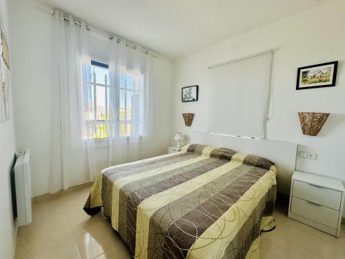 Apartamento en Roses con Terraza y Parking para 6 - ES-258-116