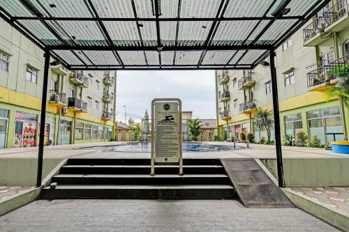 Foto dalla galleria di OYO 93439 The Suites Metro Apartment By Interindo a Bandung