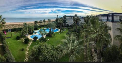 Ático 1ª línea con salida a playa