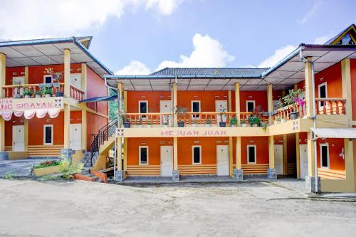 Gallery image of Hotel O Rudang Rudang Sibayak in Berastagi