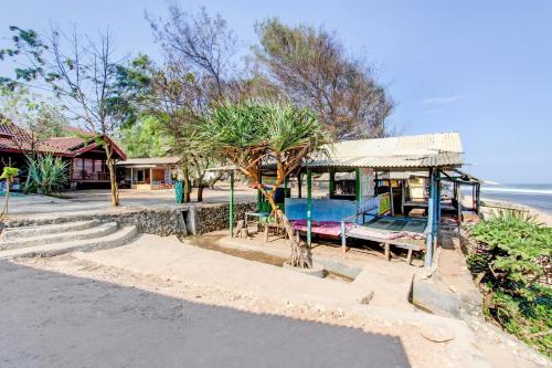 Fotografie z fotogalerie ubytování Hotel O Victouris ResortNearPantai Sepanjang v destinaci Yogyakarta