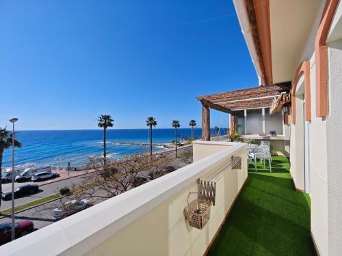 Tu Paraíso Frente al Mar Ático en Benalmádena