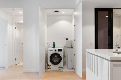 Koupelna v ubytování Luxurious 2BR Apt w River View