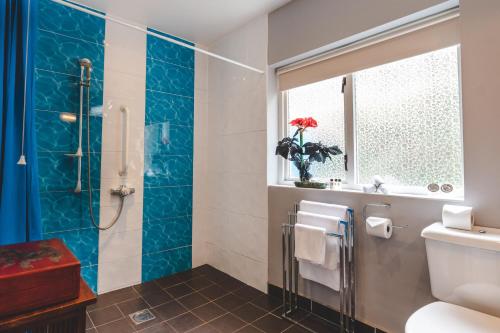 Gallery image of OYO Rayanne House Guest Accommodation in Holywood