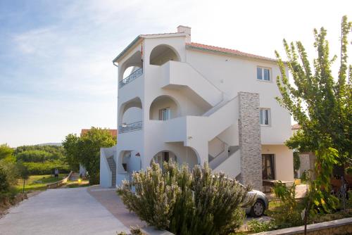 Apartment Arta