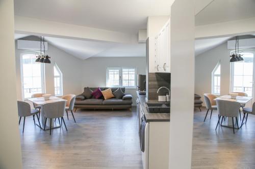 Ъгловата къща