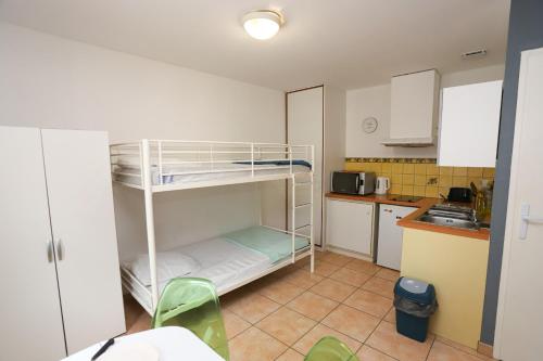 Kuchyň nebo kuchyňský kout v ubytování Grand studio 3 50m de la plage