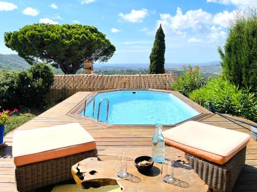 Le Lavandin Maison pour 4 personnes avec piscine et vue panoramique à La Londe Les Maures