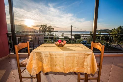 Gallery image of Nikolas house beside the sea next to Lefkada in Ágios Nikólaos