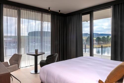 Nespecifikovaný výhled na hory nebo výhled na hory při pohledu z hotelu