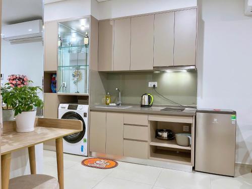 Kuchyň nebo kuchyňský kout v ubytování The Sóng Apartment 5 Stars Vung Tau - Căn Hộ Du Lịch Biển 5 Sao Vũng Tàu - MINH TOẢN's Homestay