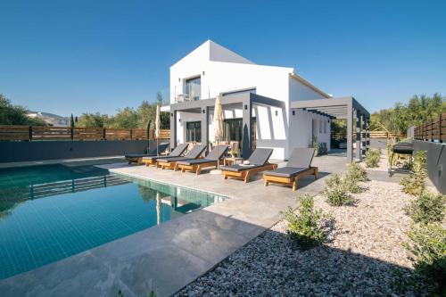 Kozakos Villas with private swimming pools