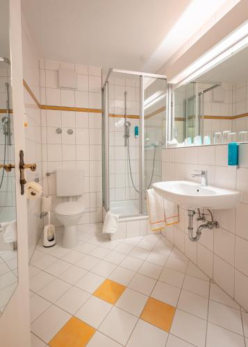 Bilik mandi di Alpenhotel Kronprinz