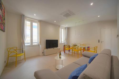 Moderne 2 chambres, CARRE D'OR- COEUR DE CANNES A2B194