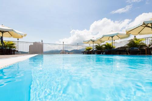Bazén v ubytování Galliot Hotel Nha Trang nebo v jeho okolí