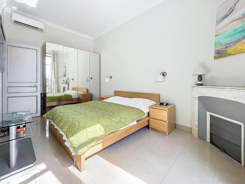2 bedroom Forville. 8 mins from the Palais. 328