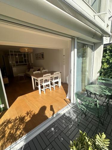 Photo de la galerie de l'établissement Le standing en centre ville pour 4 personnes, à La Rochelle