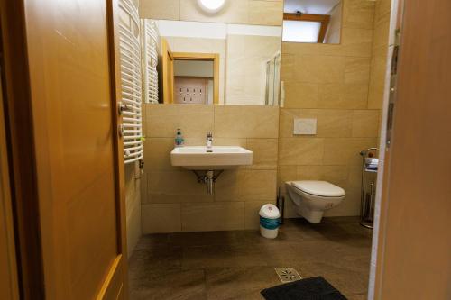 Kúpeľňa v ubytovaní Jacht Apartmanok