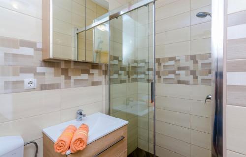 Ένα μπάνιο στο Villa M - Dubrovnik by Villas Guide