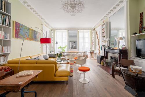 Veeve - Playful Atelier