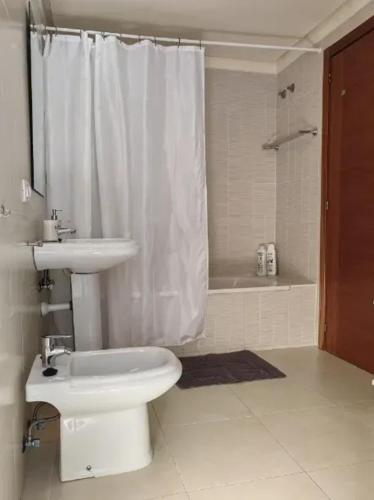 Ванная комната в Modern Apartment in Adeje, 65 sqm, Year-Round Pool