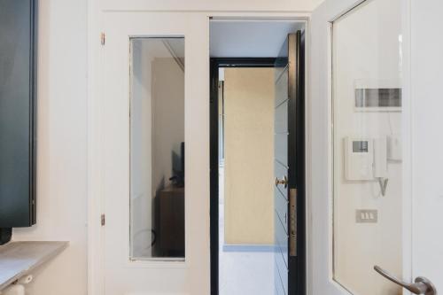 GoHost - Stylish and Charming Flat between Navigli and Duomo