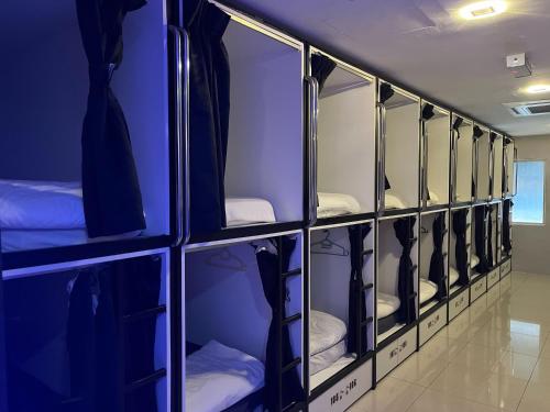 Fotografie z fotogalerie ubytování OYO 91036 J CAPSULE HOTEL @ JALAN BUKIT BINTANG v Kuala Lumpur