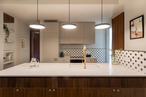 Immaculate Modern Kypseli Apt - Next to Kanari Sq
