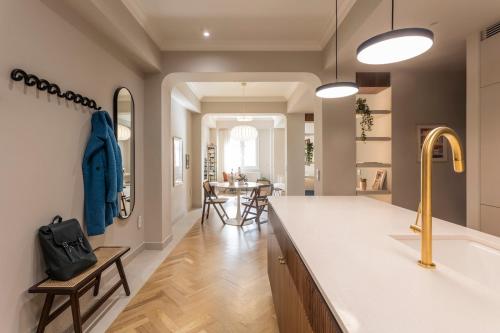Immaculate Modern Kypseli Apt - Next to Kanari Sq