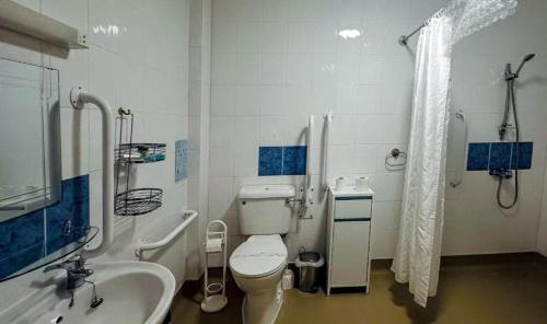 Ένα μπάνιο στο Ocean Haze Hotel