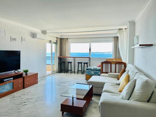 Sea view apartment close to the beach
