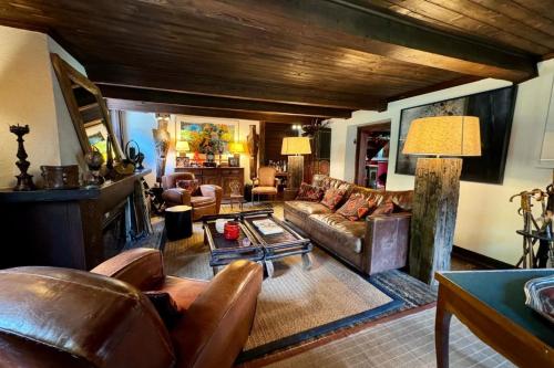 Photo de la galerie de l'établissement Authentic farmhouse with large garden, aux Houches