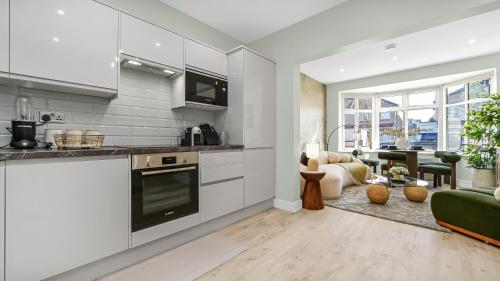 Gallery image of Luxury Retreat sleep 8 Flat, London in Perivale