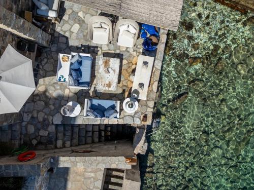 Seaside neoclassical property in Vaporia Ermoupoli